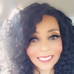 Meet your Posher, Doretha